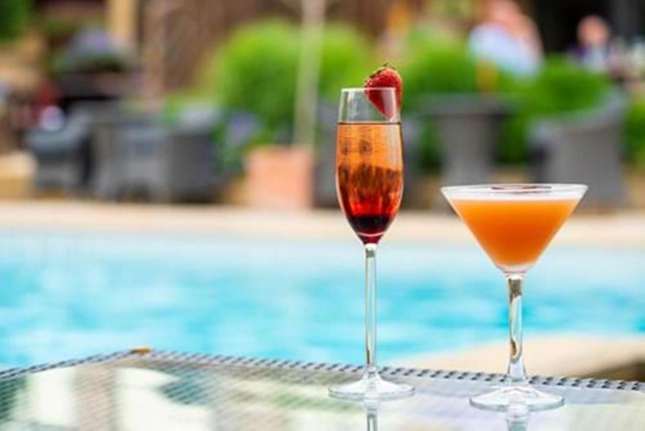 Feversham Arms Hotel & Verbena Spa Гелмслі Екстер'єр фото