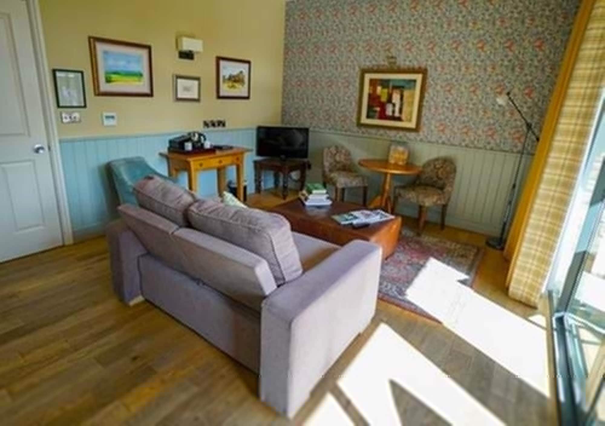 Feversham Arms Hotel & Verbena Spa Гелмслі Екстер'єр фото